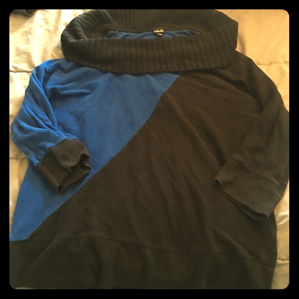 Large Rafaella black and blue sweater